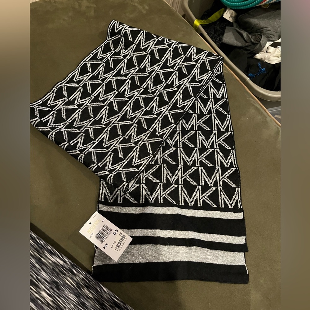 Silver and black michael kors scarf full size nwt